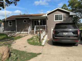Foreclosed Home - 557 PARK AVE, 51012