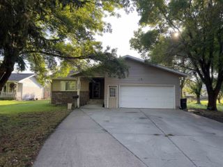 Foreclosed Home - 606 STEINHOFF AVE, 51026
