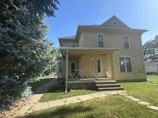 Foreclosed Home - 420 WEBSTER ST, 51038