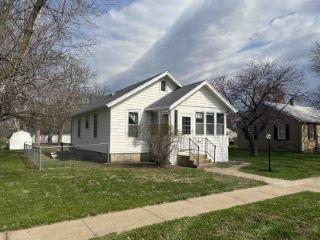 Foreclosed Home - 901 4TH ST, 51040