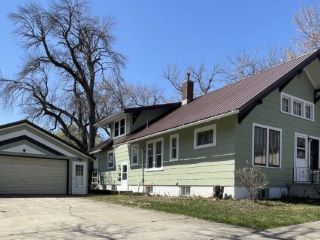 Foreclosed Home - 219 W 3RD ST, 51058