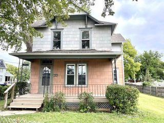 Foreclosed Home - 1421 W 14TH ST, 51103