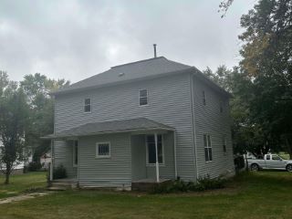 Foreclosed Home - 338 3RD ST, 51232