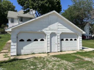 Foreclosed Home - 1207 3RD AVE S, 51442