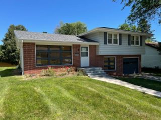 Foreclosed Home - 1620 FARNAM ST, 51537
