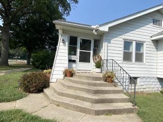 Foreclosed Home - 317 N 18TH ST, 51632