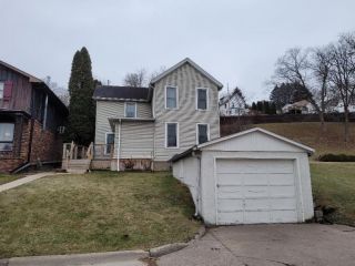 Foreclosed Home - 328 CHAPEL CT, 52001