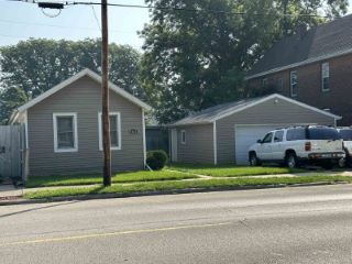 Foreclosed Home - 2960 CENTRAL AVE, 52001