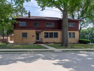 Foreclosed Home - 90 S ALGONA ST, 52001