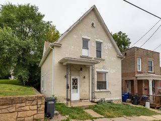 Foreclosed Home - 119 W 23RD ST, 52001