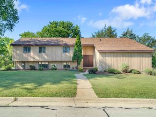 Foreclosed Home - 5910 WILLOW WOOD DR, 52002