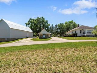 Foreclosed Home - 6778 CRYSTAL LAKE CAVE DR, 52003