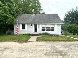 Foreclosed Home - 600 CHURCH ST, 52031