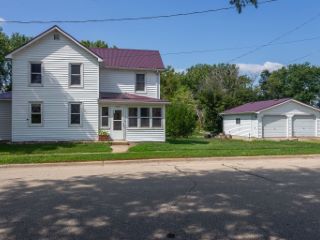 Foreclosed Home - 202 4TH ST W, 52078