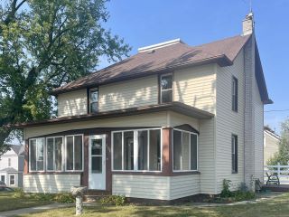 Foreclosed Home - 207 S JEFFERSON ST, 52132
