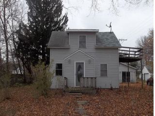 Foreclosed Home - 316 3RD ST SE, 52136