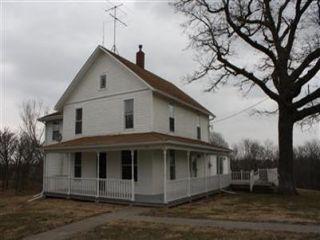 Foreclosed Home - 440 5TH ST, 52201