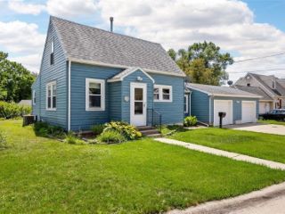 Foreclosed Home - 111 W WALNUT ST, 52205