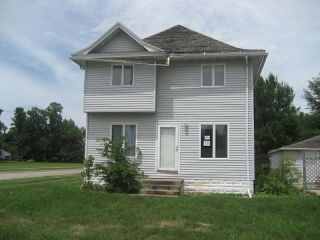 Foreclosed Home - 402 8TH ST, 52208