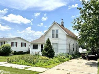 Foreclosed Home - 1406 4TH AVE, 52208