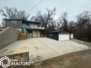 Foreclosed Home - 4172 WOODLAND HILLS DR, 52211