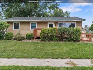 Foreclosed Home - 1275 EISENHOWER RD, 52233
