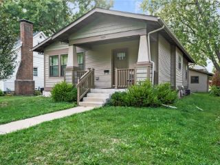 Foreclosed Home - 829 S 7TH AVE, 52240
