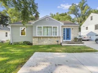 Foreclosed Home - 1309 KIRKWOOD AVE, 52240