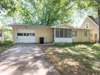 Foreclosed Home - 613 7TH AVE, 52241