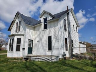 Foreclosed Home - 822 3RD AVE, 52302