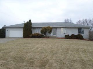 Foreclosed Home - 800 Evergreen Street, 52318