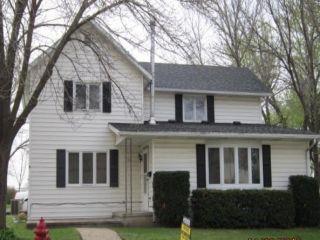 Foreclosed Home - 151 5TH ST N, 52336