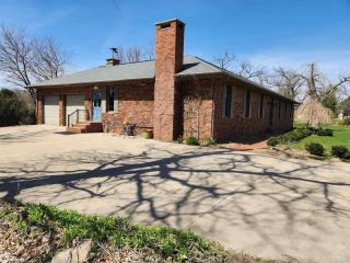 Foreclosed Home - 1028 OAKLAND DR, 52339