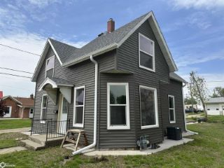 Foreclosed Home - 107 E 6TH ST, 52339