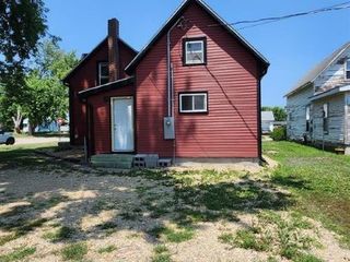 Foreclosed Home - 400 E 4TH ST, 52339