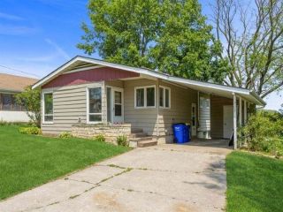 Foreclosed Home - 307 N 6TH ST, 52358
