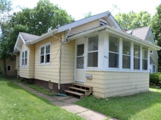 Foreclosed Home - 425 23rd St Ne, 52402