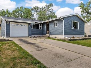 Foreclosed Home - 1441 42ND ST NE, 52402
