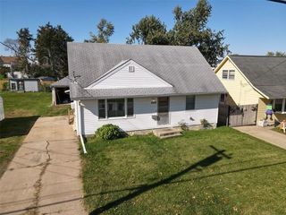 Foreclosed Home - 2622 SCHAEFFER DR SW, 52404