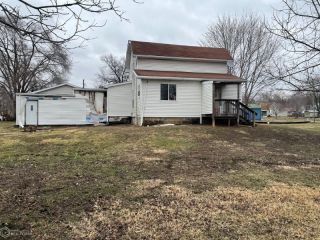 Foreclosed Home - 2106 W 2ND ST, 52501