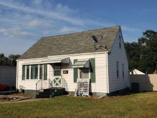 Foreclosed Home - 110 S FERRY ST, 52501