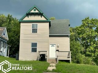 Foreclosed Home - 130 S IOWA AVE, 52501
