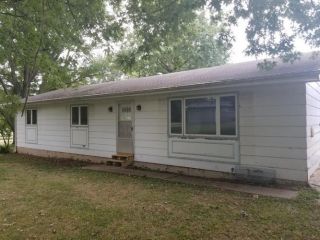 Foreclosed Home - 310 Carmel Drive, 52534