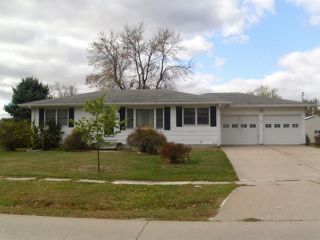 Foreclosed Home - 207 S BENTON ST, 52540