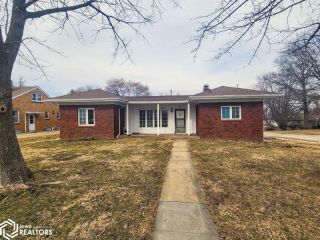Foreclosed Home - 415 E WALL ST, 52544
