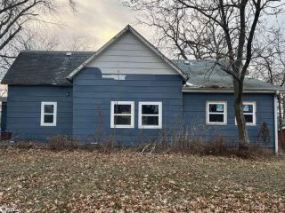 Foreclosed Home - 618 N 6TH ST, 52544