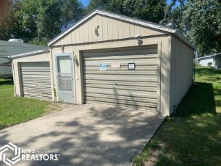 Foreclosed Home - 1001 S 17TH ST, 52544