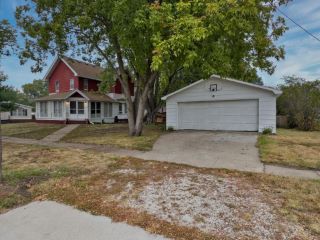 Foreclosed Home - 605 N 4TH ST, 52553