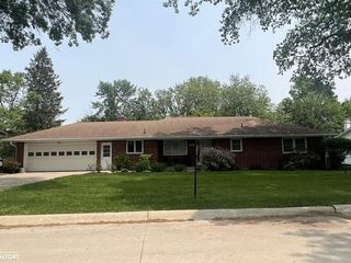 Foreclosed Home - 601 HILLSIDE DR, 52556