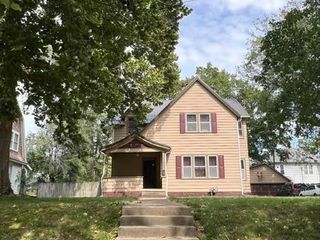 Foreclosed Home - 813 HIGH AVE E, 52577